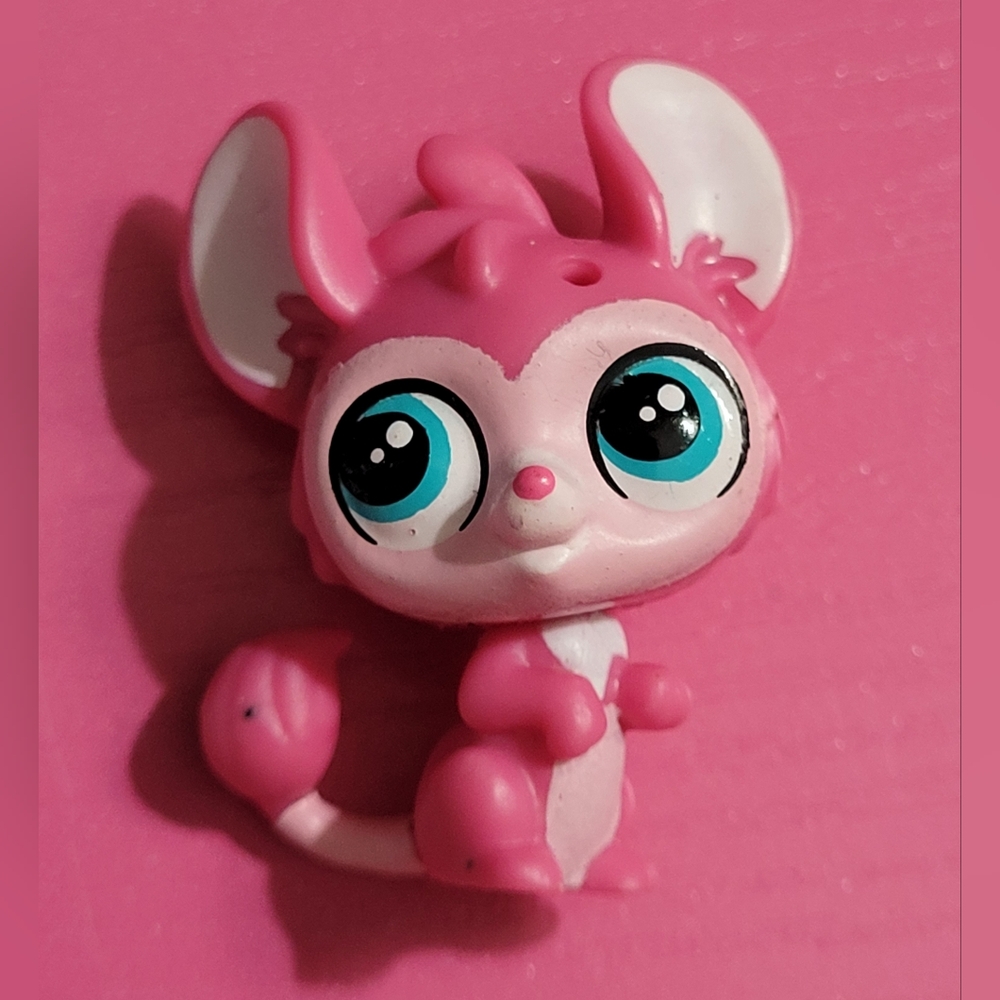 Hasbro Littlest Pet Shop Mini Chinchilla #4151 (0344)